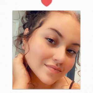 Meet your Posher, Yamilet